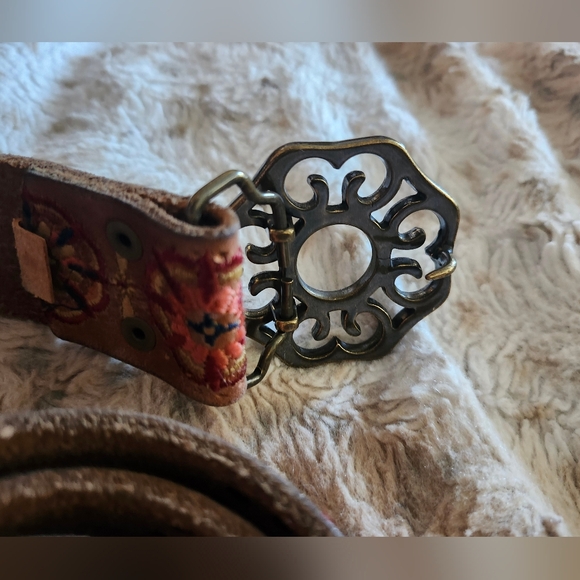 Lucky Brand Vintage Belt Like New Boho Genuine Leather Embroidered Metal Studs - Picture 4 of 5